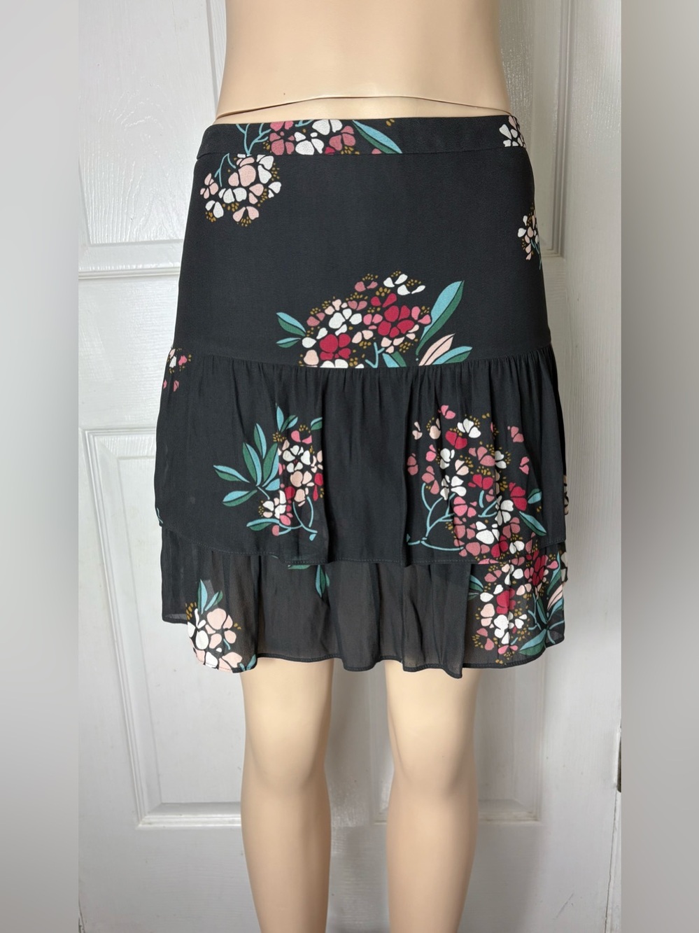 NWT LOFT Outlet Floral Tiered Mini Skirt Womens 2 Black Pink Ruffle Lined Twirl